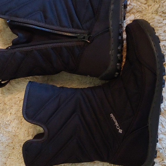 Winter boots, size 8, black - Picture 3 of 6